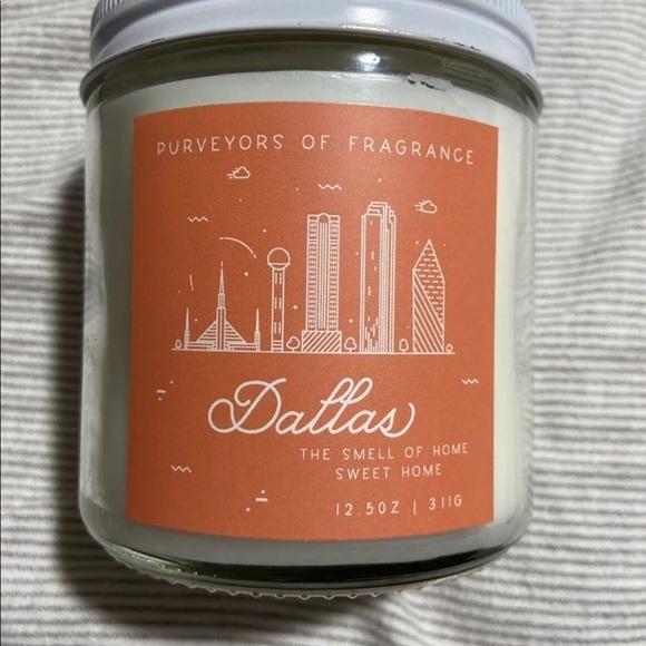Purveyors Of Fragrance Dallas Candle - Picture 1 of 2